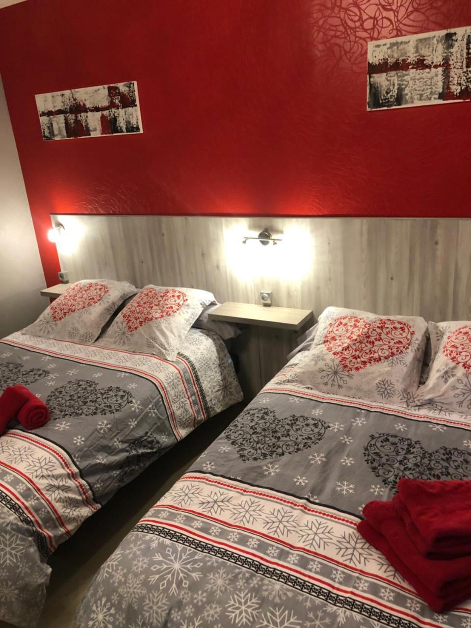 Hotel Des Remparts Villeneuve-sur-Lot Bagian luar foto