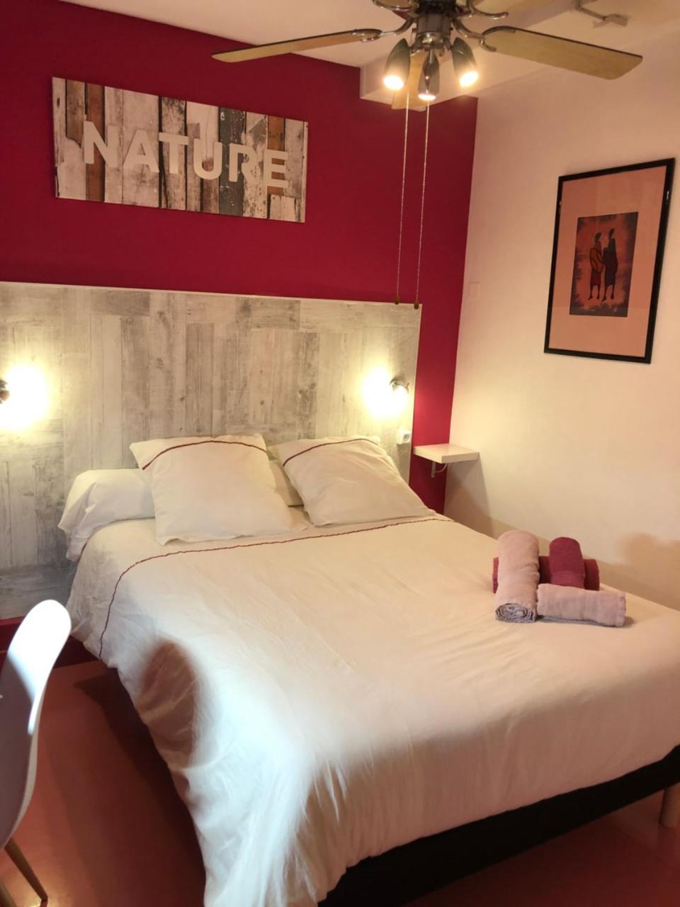 Hotel Des Remparts Villeneuve-sur-Lot Bagian luar foto
