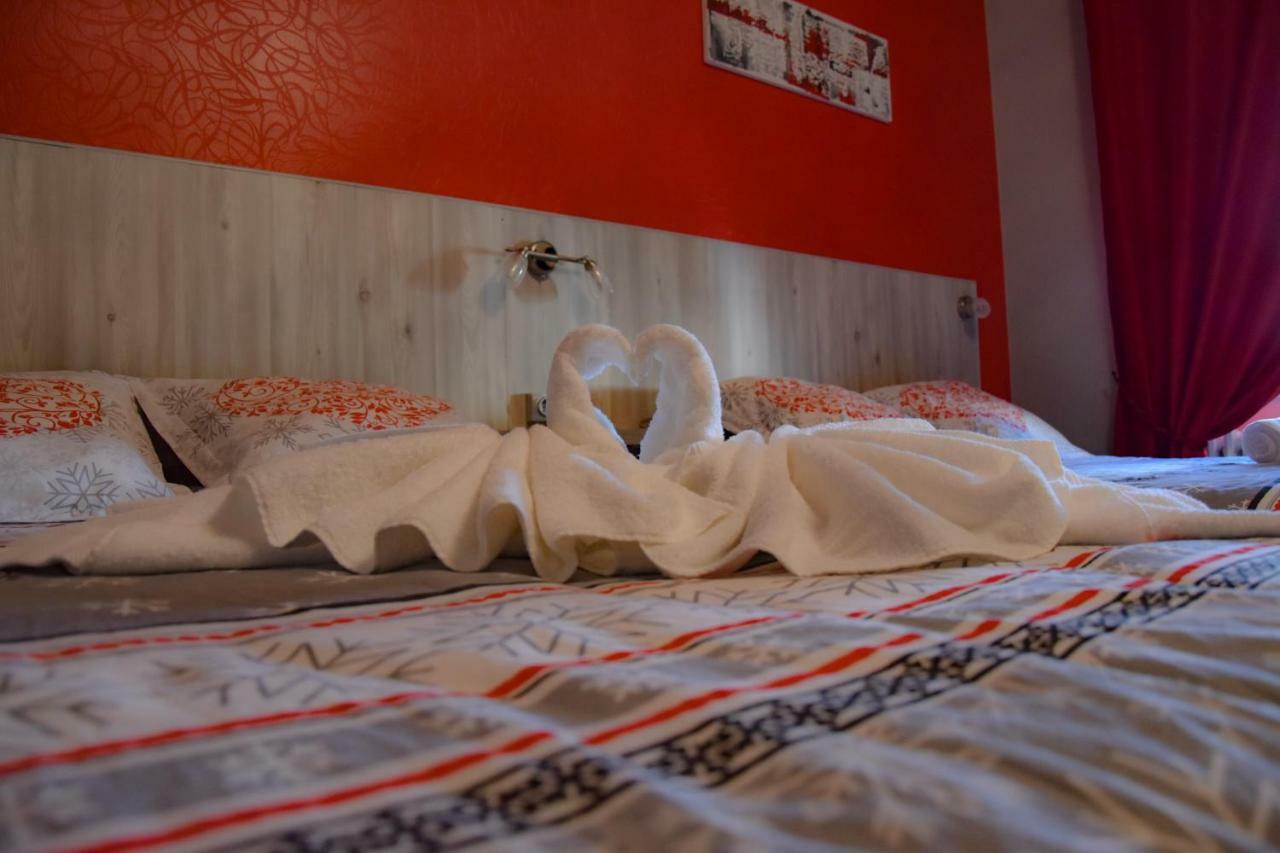 Hotel Des Remparts Villeneuve-sur-Lot Bagian luar foto