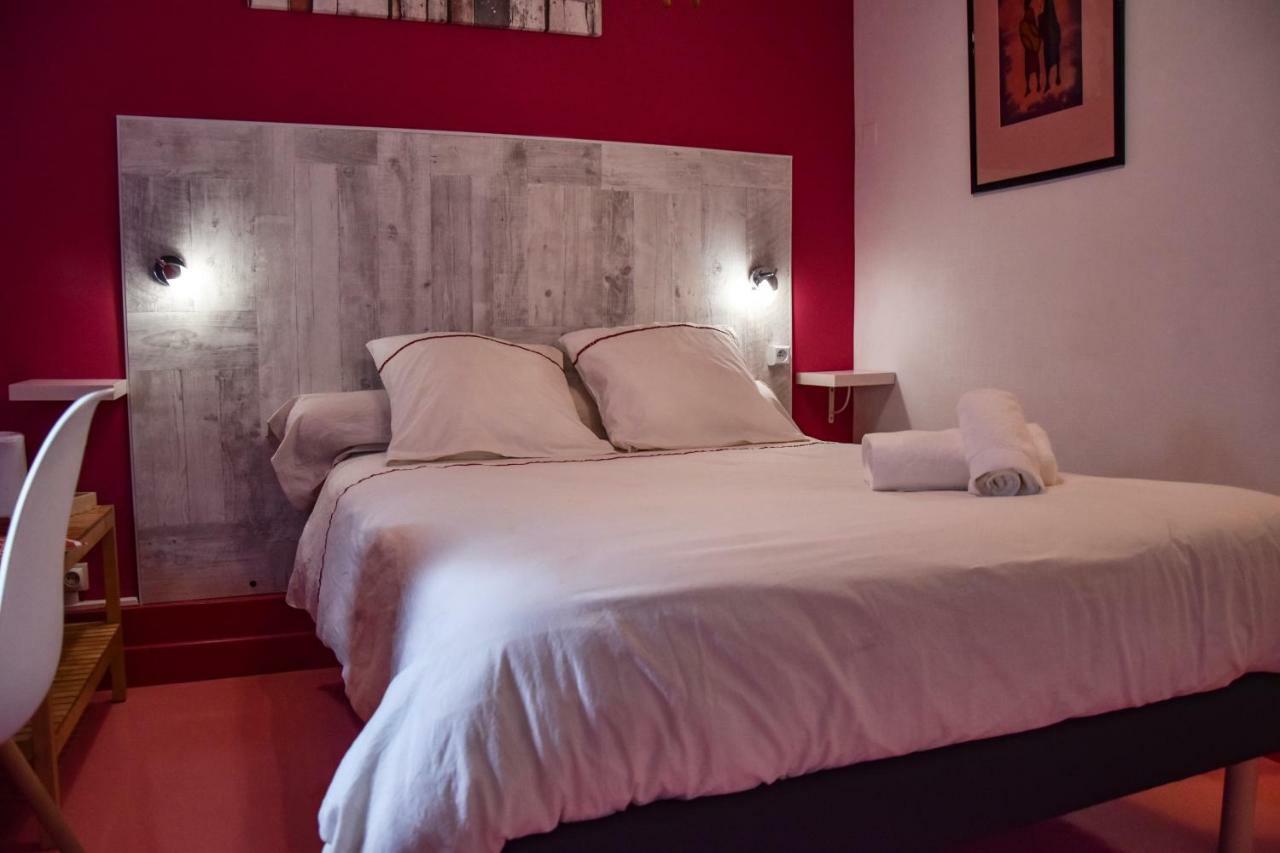 Hotel Des Remparts Villeneuve-sur-Lot Bagian luar foto
